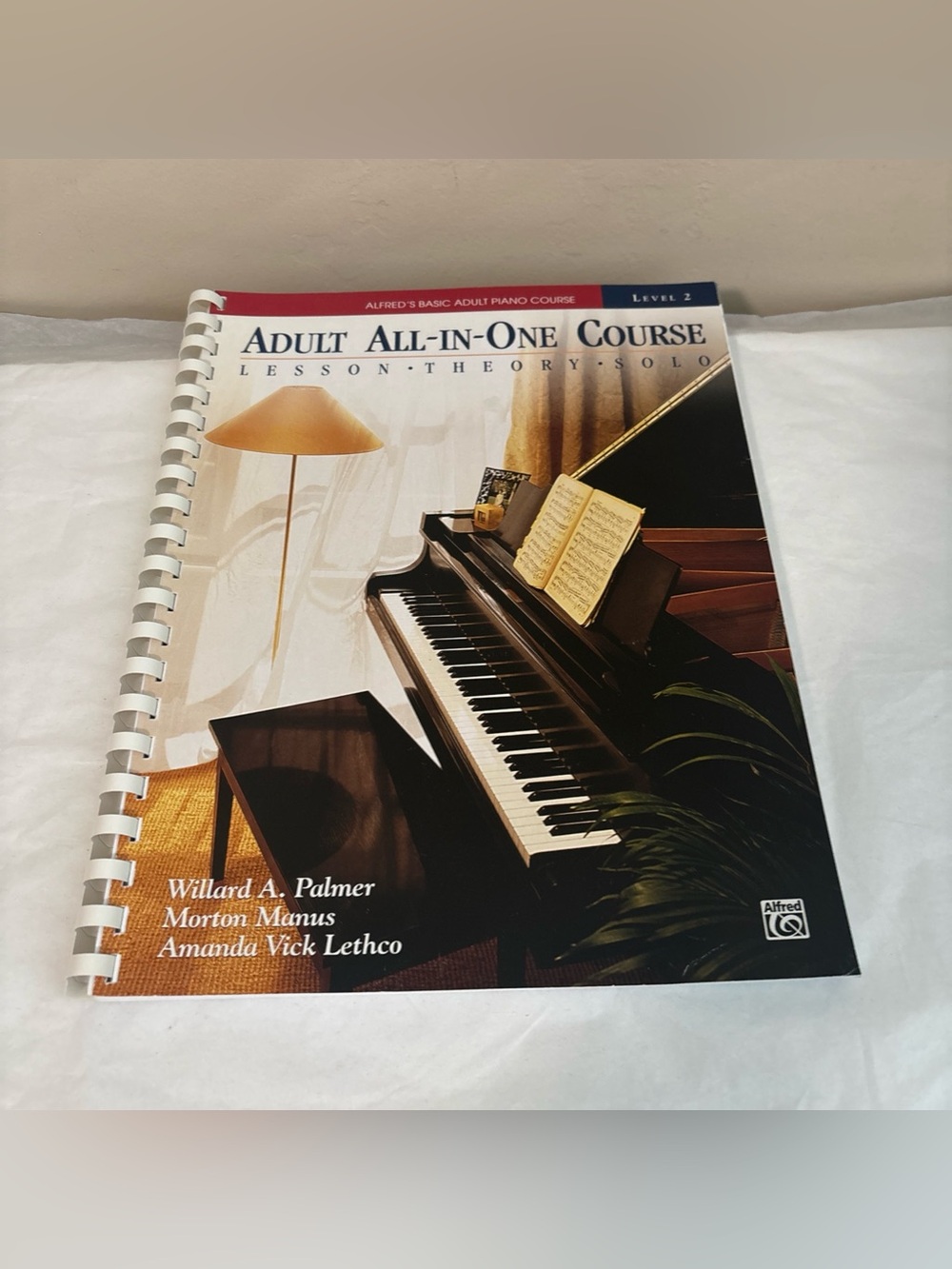 Adult All-in-one Course: Alfred's Basic Adult Piano Course Level 2